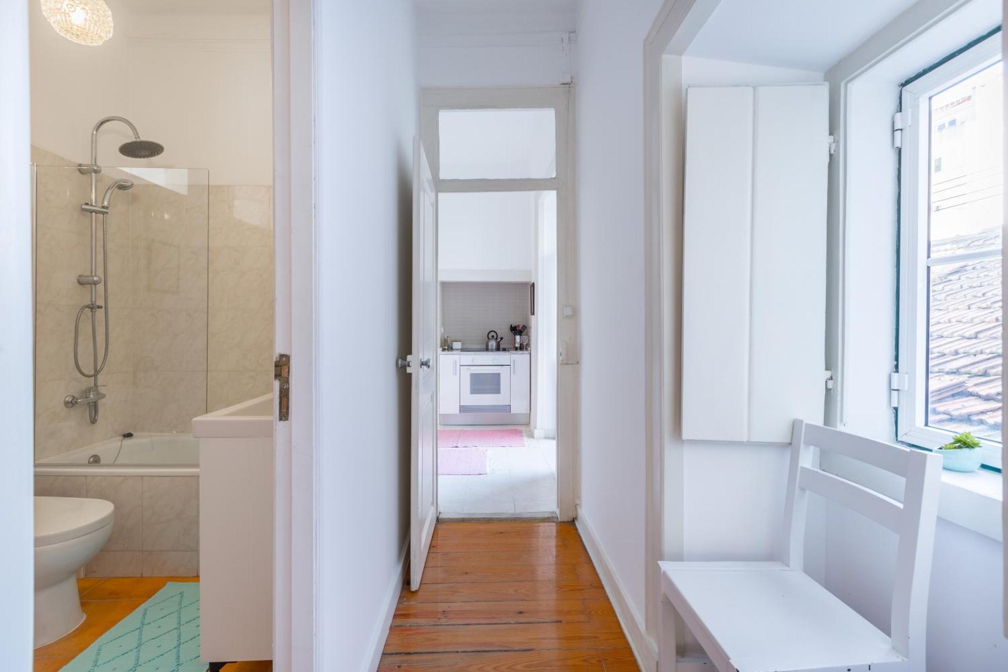 Spacious, Bright And Sunny Apartment, By Timecooler リスボン エクステリア 写真