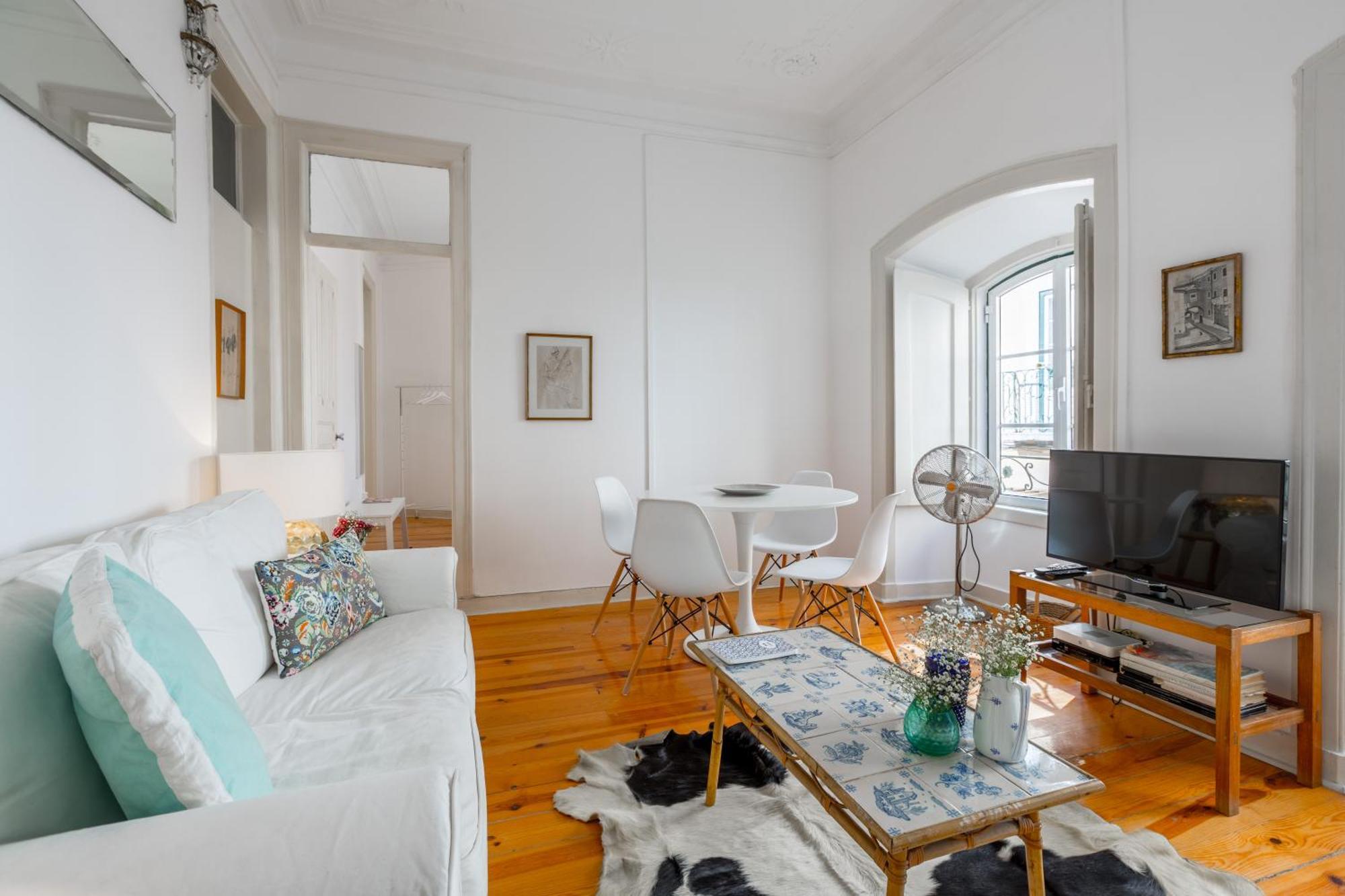 Spacious, Bright And Sunny Apartment, By Timecooler リスボン エクステリア 写真