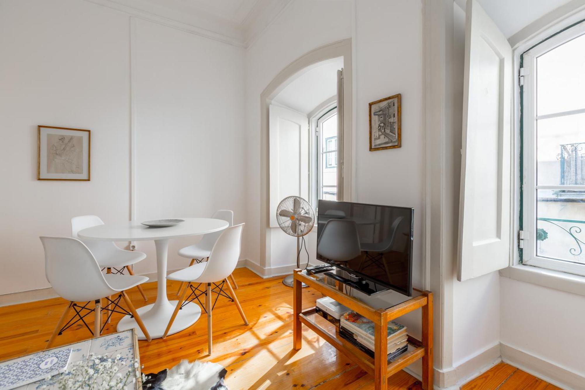 Spacious, Bright And Sunny Apartment, By Timecooler リスボン エクステリア 写真