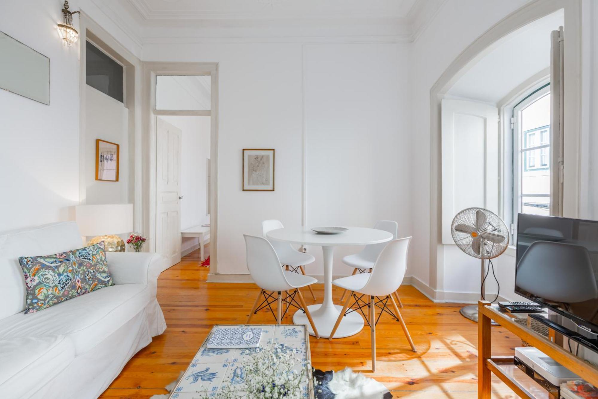 Spacious, Bright And Sunny Apartment, By Timecooler リスボン エクステリア 写真